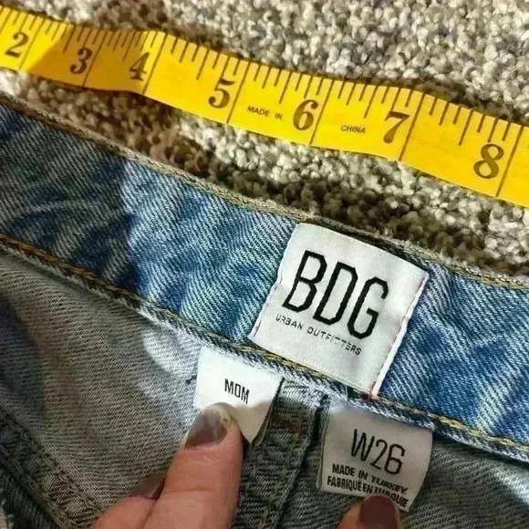 BDG Urban Outfitters Jeans Women’s 26 Light Wash Denim High Rise Raw Hem - Picture 6 of 10